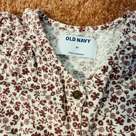 2 old navy dresses size 4T - Picture 3 of 5
